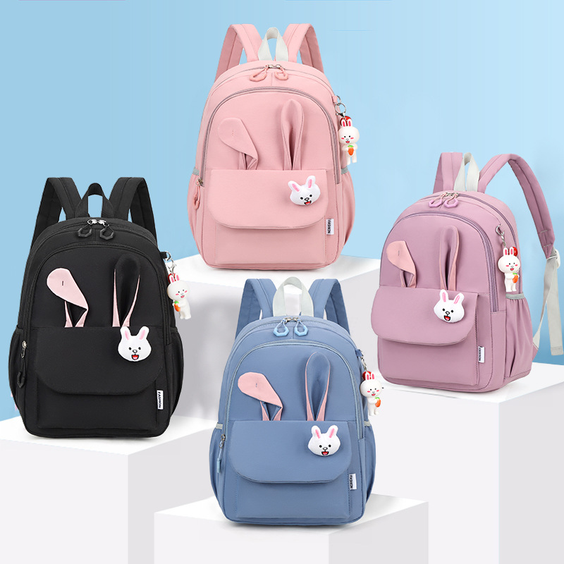 A lightweight and large-capacity backpack for girls in grades 1, 2, 3, 4, 6 and 6 of 2024 primary school students Application Scenario
