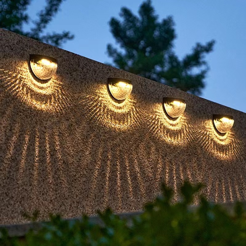 Solar step lights, wall lights, semi-circular fence lights, courtyard night lights, fence lights, ambient lights, staircase lights, outdoor details Picture