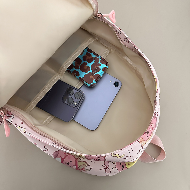 The new model of backpack 2025 features a high level of appearance, is lightweight and casual, and is a large-capacity backpack for college students, junior high school, senior high school and primary school students Application Scenario