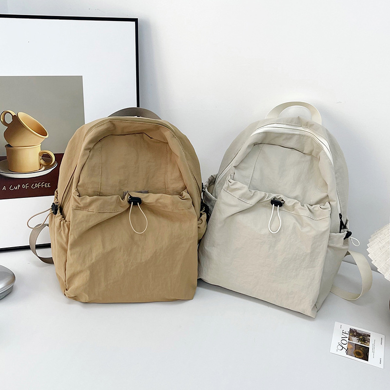 Factory direct sales of new fashionable and versatile backpacks, large-capacity trendy casual travel backpacks, and simple student schoolbags full figure