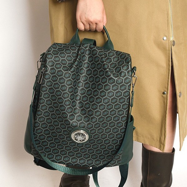 The new Fashion 2025 backpack and crossbody bag for women are simple, versatile, multi-functional and casual. It's a popular women's bag Specification drawing