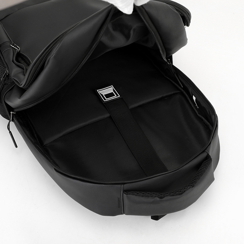 New men's backpacks, casual school bags for junior and senior high school students, large-capacity travel and business water-resistant computer backpacks Application Scenario