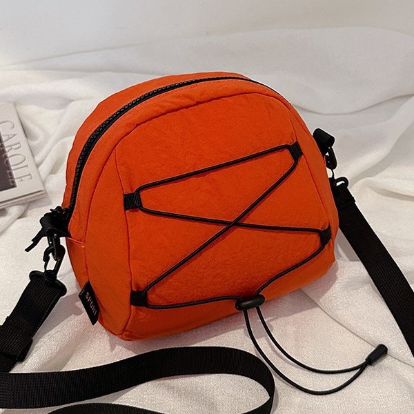 A large-capacity women's fashion 2024 new niche design single-shoulder crossbody sporty canvas bag Specification drawing