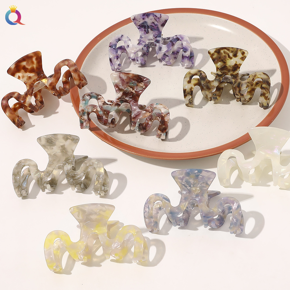 Qiyue Cross-border's new acetate board hair clip, a fashionable geometric hair claw-shaped hair clip, is a simple and elegant hair accessory full figure