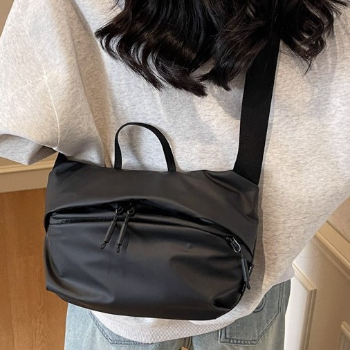 Spring 2025 new unisex casual waterproof fashion single-shoulder bag, commuting bag for work, school-style crossbody bag details Picture