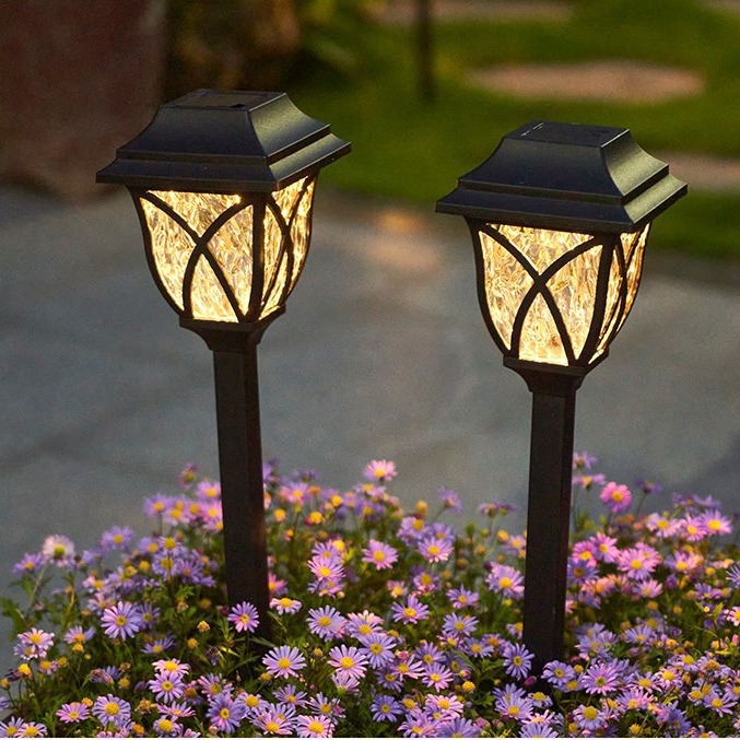 Hot-selling items on e-commerce platforms: solar lawn lights, solar ground plug lawn lights, and solar plastic lawn lights Application Scenario