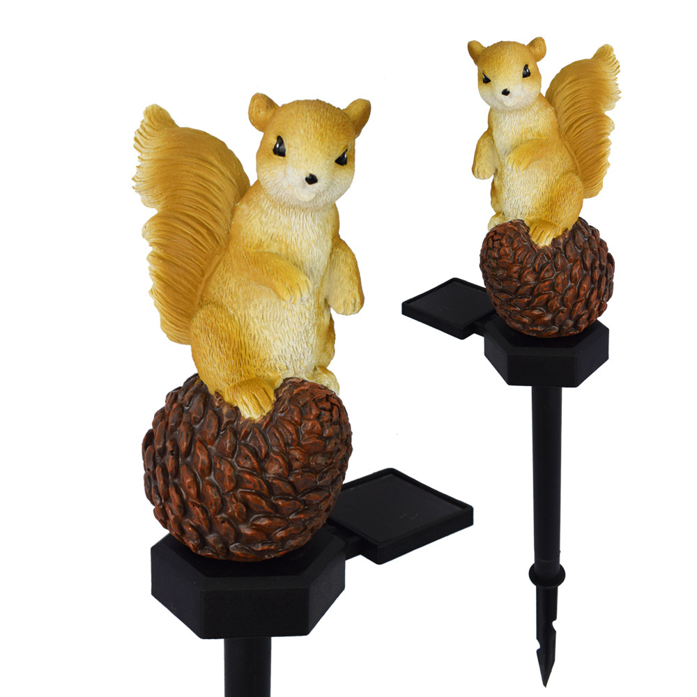 Solar outdoor lights, courtyard lights, villa waterproof terrace decorative lights, garden landscape arrangement squirrel resin lights Item Picture