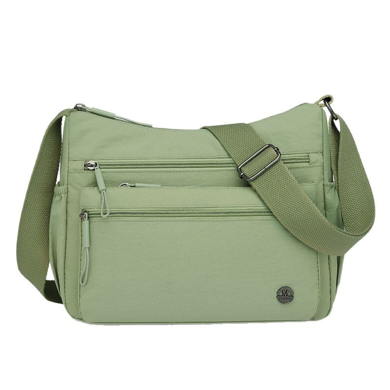 A new lightweight and fashionable women's crossbody bag made of Oxford fabric, multi-layered and versatile. A simple and casual single-shoulder bag Item Picture