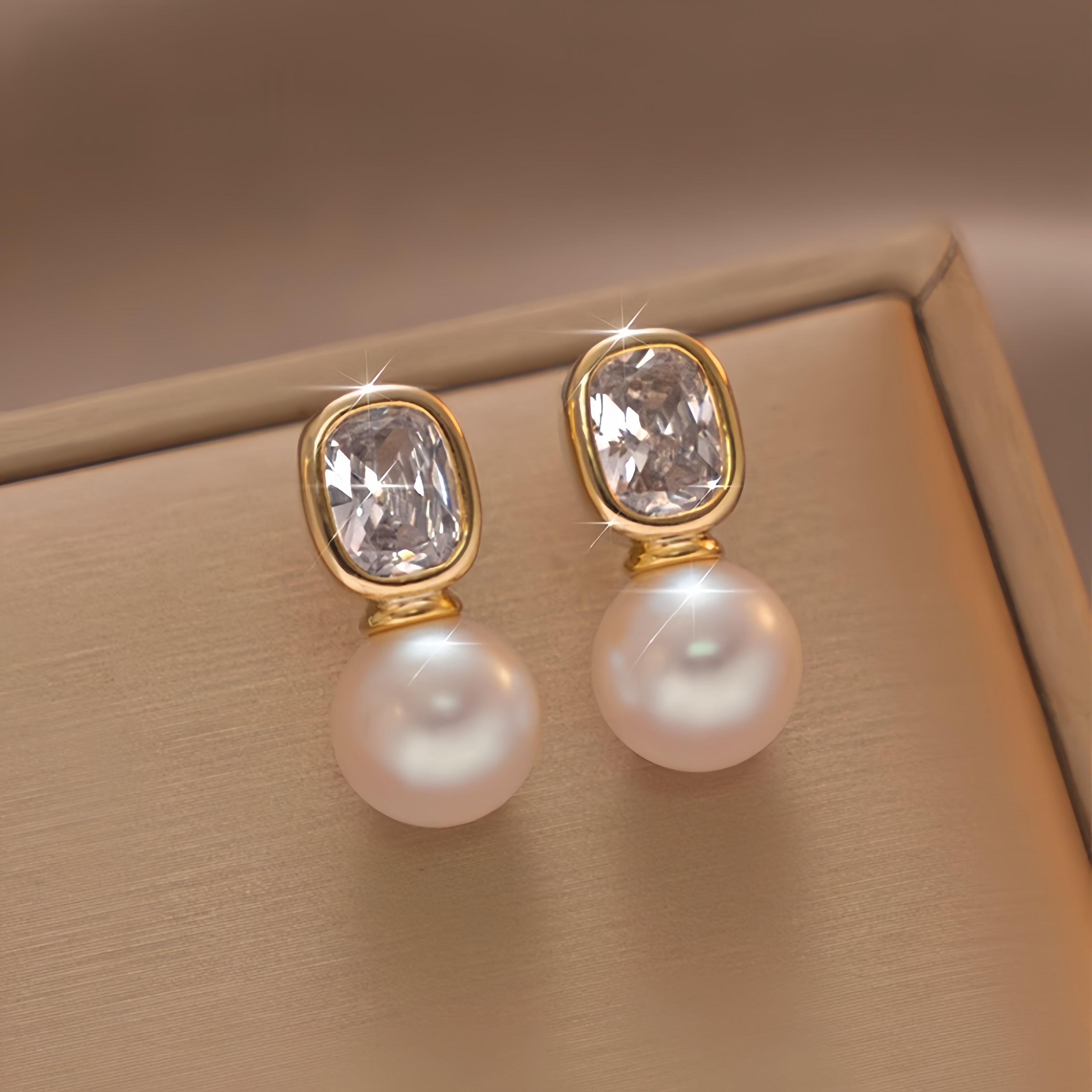 Xuhui brand exquisite and light luxury copper plated with real gold, zirconia 925 silver needle pearl, fashionable and elegant stud earrings Application Scenario