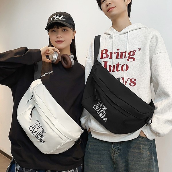 A new portable student crossbody bag with a large capacity, suitable for both boys and girls, featuring an outdoor sporty and laid-back style details Picture