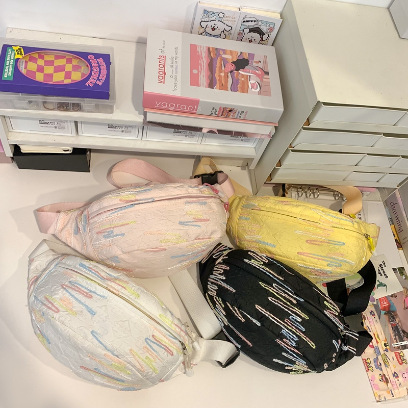 A new 2025 casual and simple crossbody sport chest bag, a fashionable and cool simple single-shoulder bag, and a unisex cycling bag Specification drawing