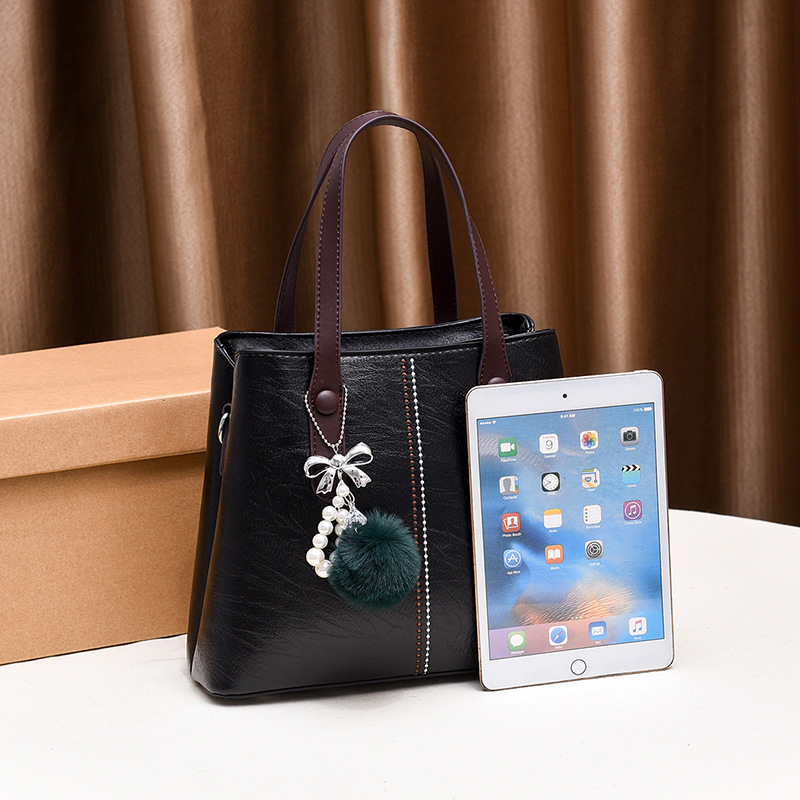 Two-piece set of foreign trade large bags 2022 new style fashionable handbags, commuter women's single-shoulder bags, cross-border mother-and-child bags consignment Application Scenario