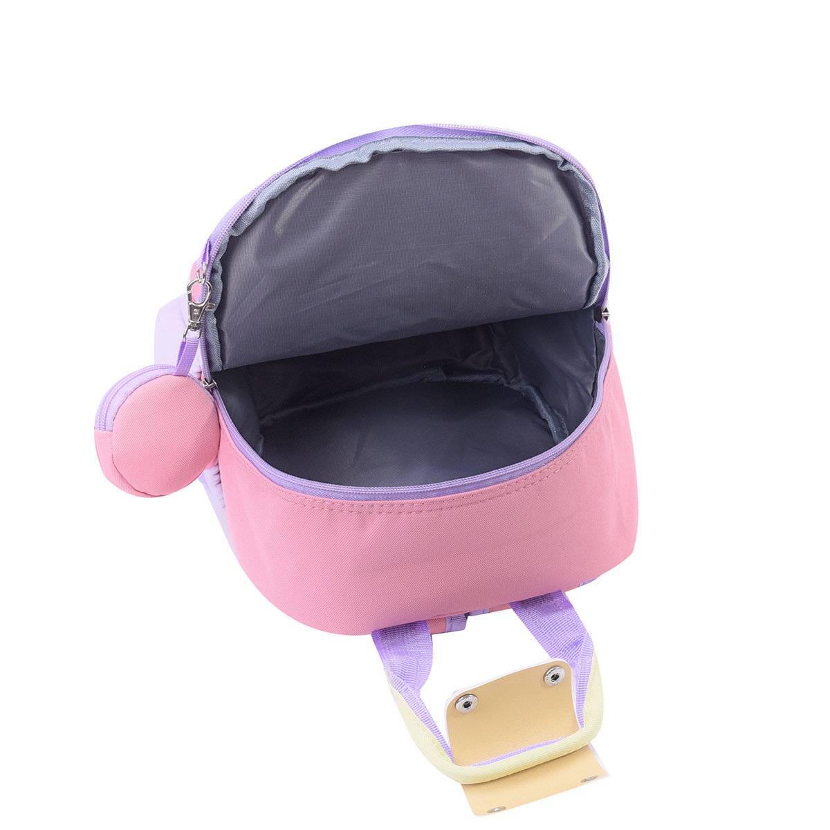 The new cartoon and cute children's backpack is lightweight and reduces the burden. It's a casual and trendy backpack for boys and girls aged 3 to 8 Application Scenario