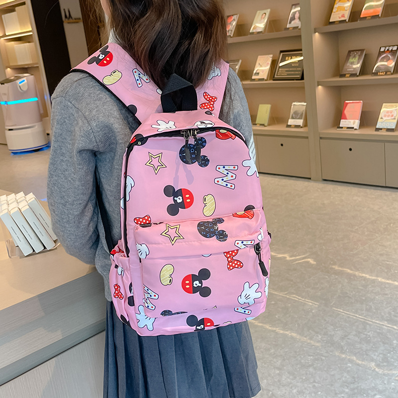 Cute little schoolbags for boys and girls in children's kindergarten, Korean version, 2-6-8 years old nursery baby backpack Application Scenario