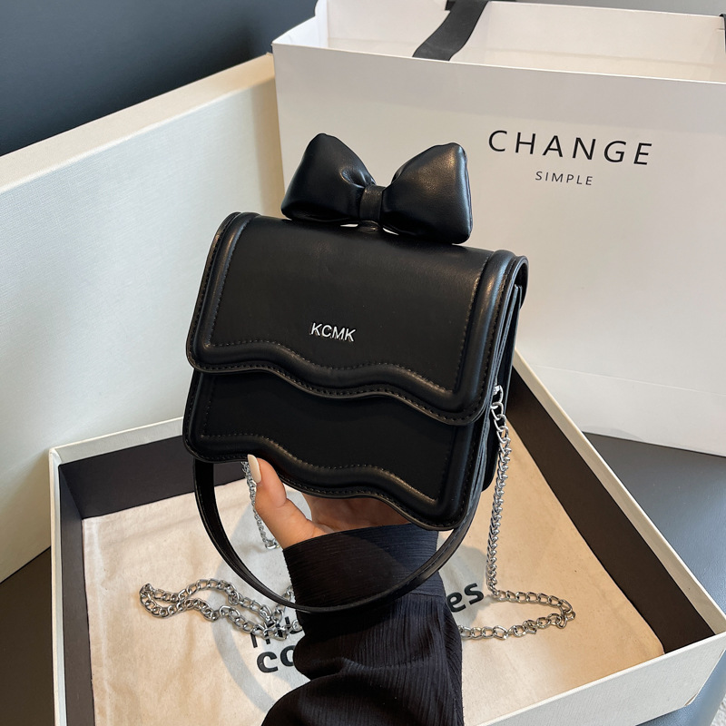 Versatile ins chain bag for women, 2023 new trendy and fashionable small square bag, high-end bow, niche crossbody bag details Picture