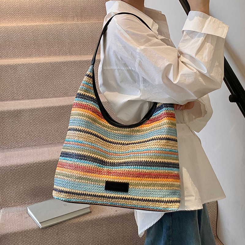 A trendy and fashionable bestseller handbag for women in 2025, a new Korean-style versatile single-shoulder bag with simple woven underarm bucket Specification drawing