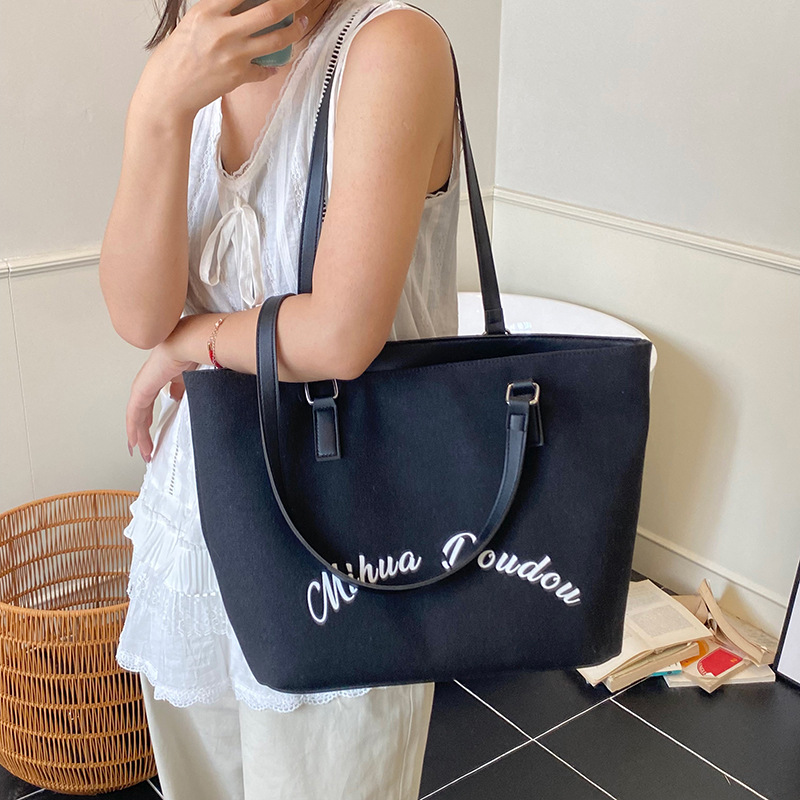 Bag Girl 2025 Summer New Student Korean version large capacity tote bag, simple single-shoulder bag, versatile letter underarm bag full figure