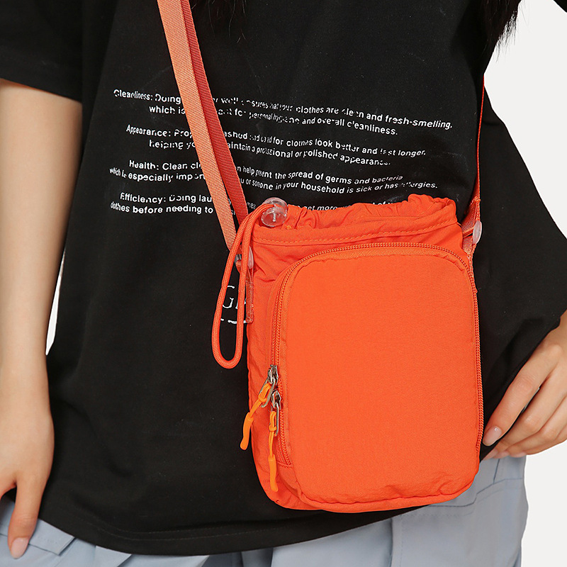 2025 New daily trendy casual sports lightweight hiking bag, trendy casual sports lightweight water cup bag crossbody bag details Picture