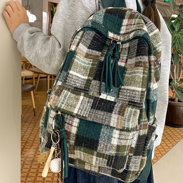 2024 New retro checkered bag with large capacity, suitable for women, high school and college students, casual travel backpack for women Item Picture