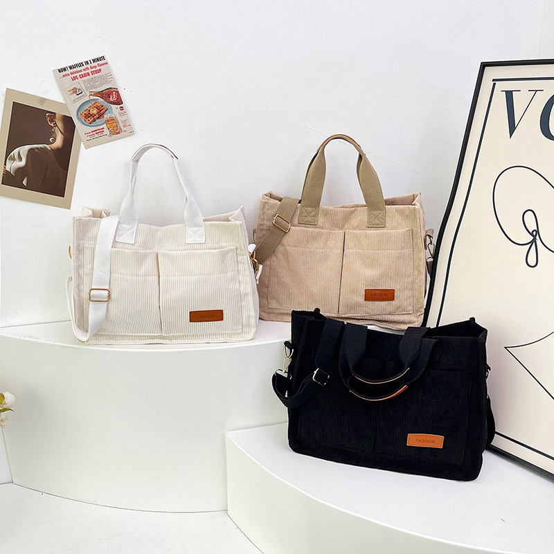 Japanese high-capacity corduroy bag 2024 new style, trendy and versatile student crossbody bag, corduroy casual class tote bag Application Scenario