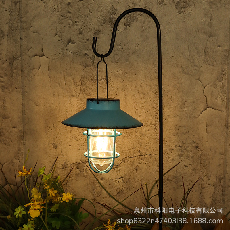 Solar lamps, outdoor garden lamps, tungsten filament lamps, retro hanging lamps for homestays, retro lanterns, lawn decorations Application Scenario