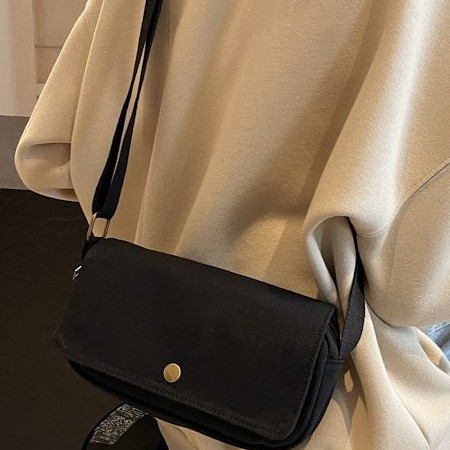 Casual Harajuku Japanese-style canvas bag, student retro workwear, versatile crossbody bag, ins casual sports small backpack Application Scenario