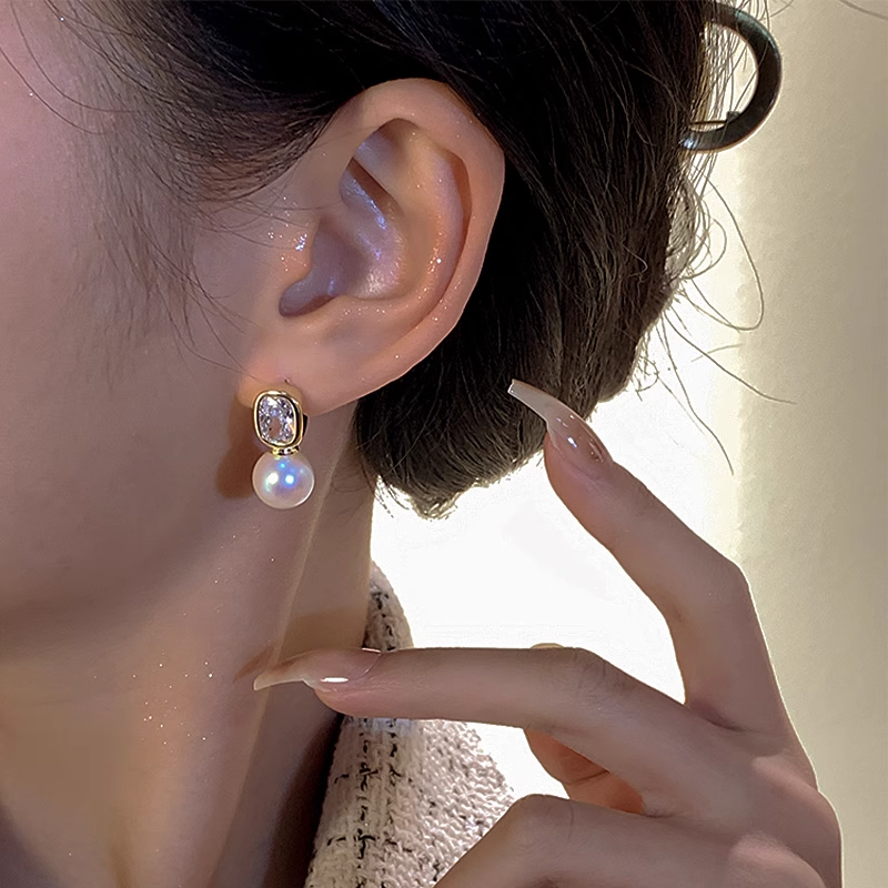 Xuhui brand exquisite and light luxury copper plated with real gold, zirconia 925 silver needle pearl, fashionable and elegant stud earrings Specification drawing