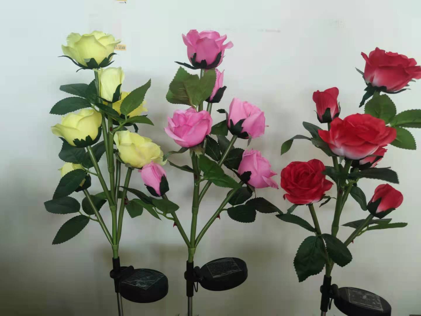 Solar LED 6-head and 7-head rose lamp simulation ground insert lamp outdoor decoration courtyard manufacturer supply Application Scenario