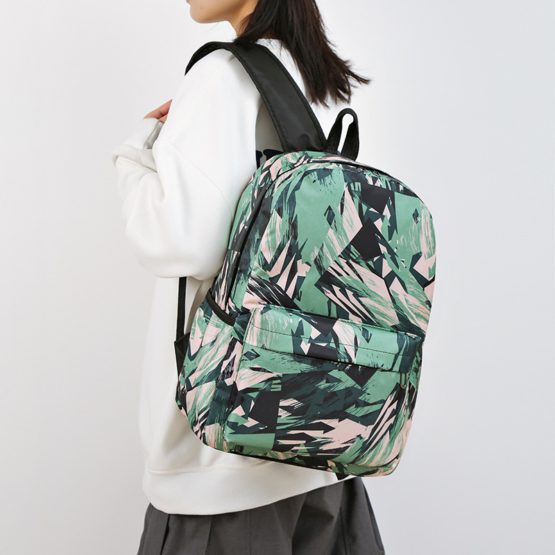 Wholesale foreign trade schoolbags for girls, Korean style, simple and fashionable casual backpacks for primary school students, large-capacity outdoor travel backpacks Application Scenario