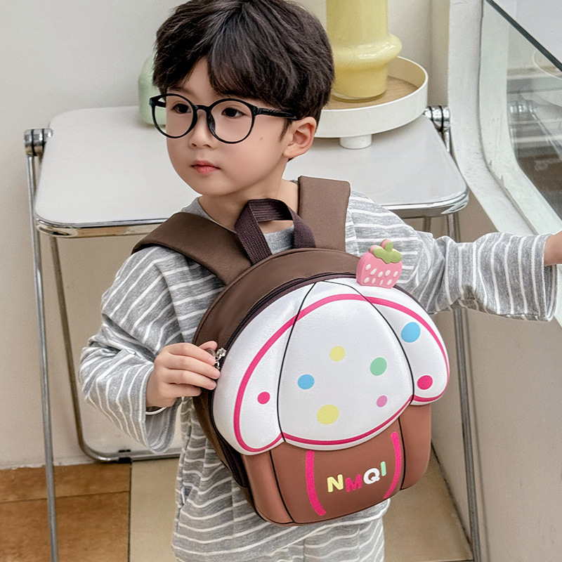 Cross-border Korean version new children's chest bag, cute cake for girls, kindergarten 2-5 years old baby, boy eggshell double shoulders Application Scenario