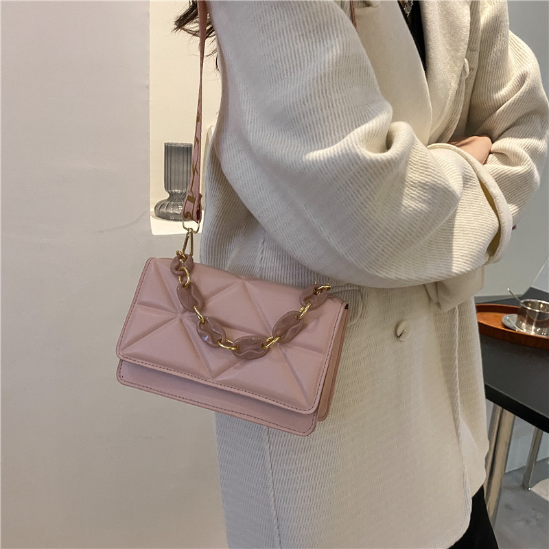 Simple and casual handbag, fashionable 2021 new retro and individual wide shoulder strap single-shoulder bag, stylish thick chain small bag Specification drawing