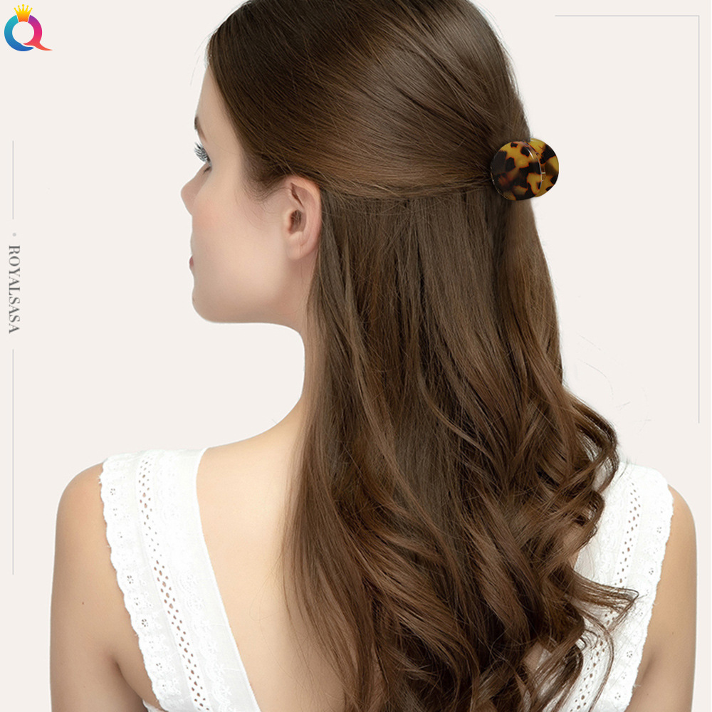 Qiyue acetic acid board hair clip, fashionable heart-shaped round hair claws, simple geometric small hair clip hair accessory Application Scenario