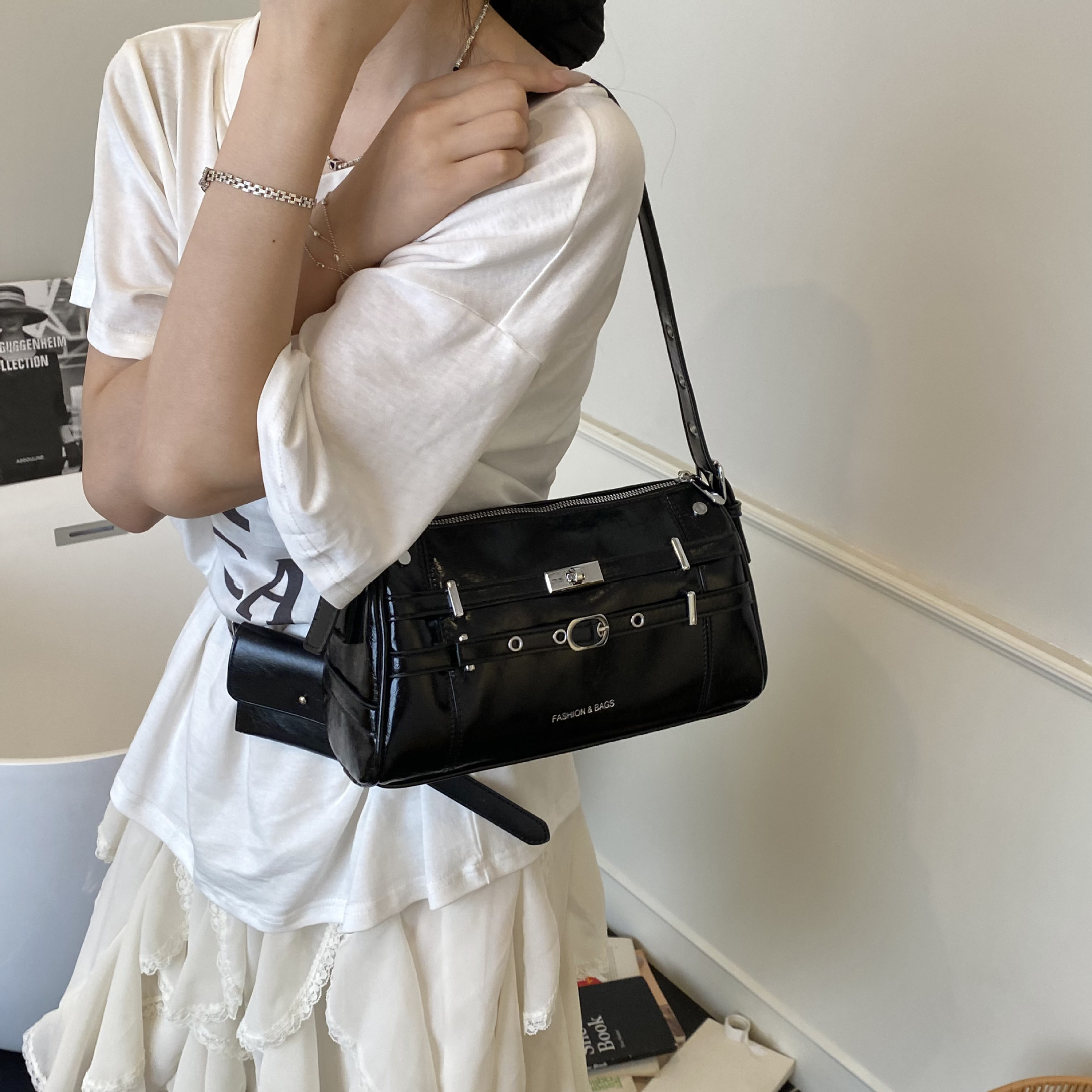 Cool waxed leather small bag for women 2025 new style, fashionable and simple underarm pillow bag, summer commuting crossbody bag for work Specification drawing