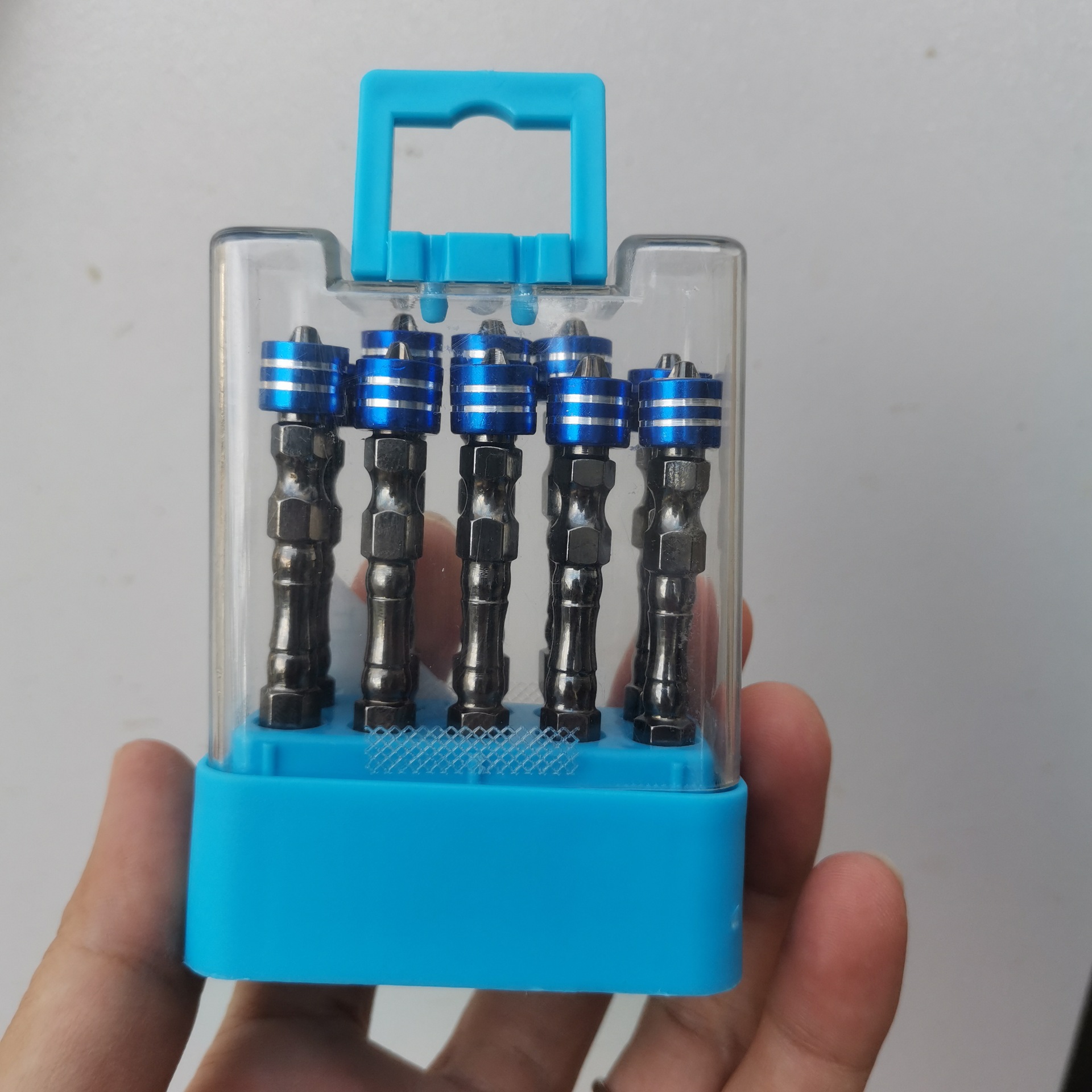 D1 port entry material electric screwdriver bit, super-hard and high-strength permanent magnet screwdriver bit, alloy steel double-pole head undefined