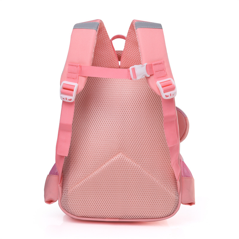 The new Kuromi schoolbag is a cute backpack for girls and princesses in the middle and senior classes of the kindergarten. It is also lightweight and printed for boys Specification drawing