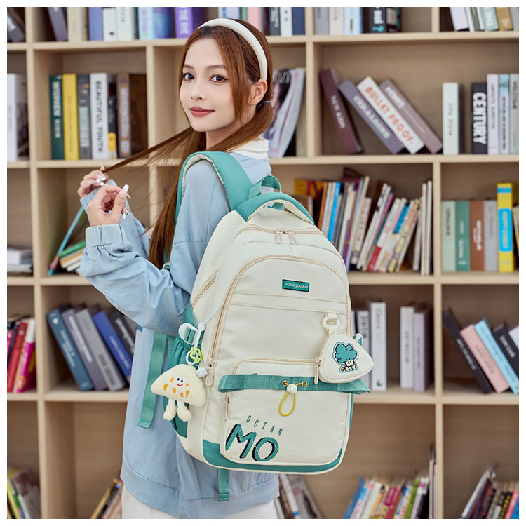 New fashionable backpacks for girls, large-capacity backpacks for junior high school students, high appearance level, durable backpacks wholesale full figure