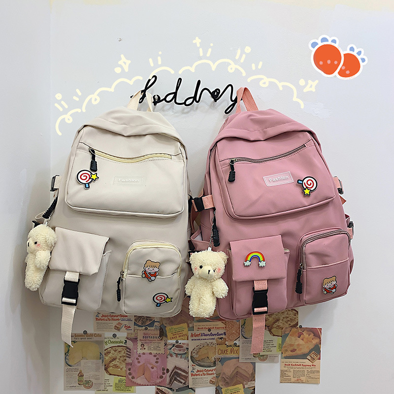 Wholesale from the manufacturer of new retro-style backpacks for girls and fashionable single-shoulder bags for men Application Scenario
