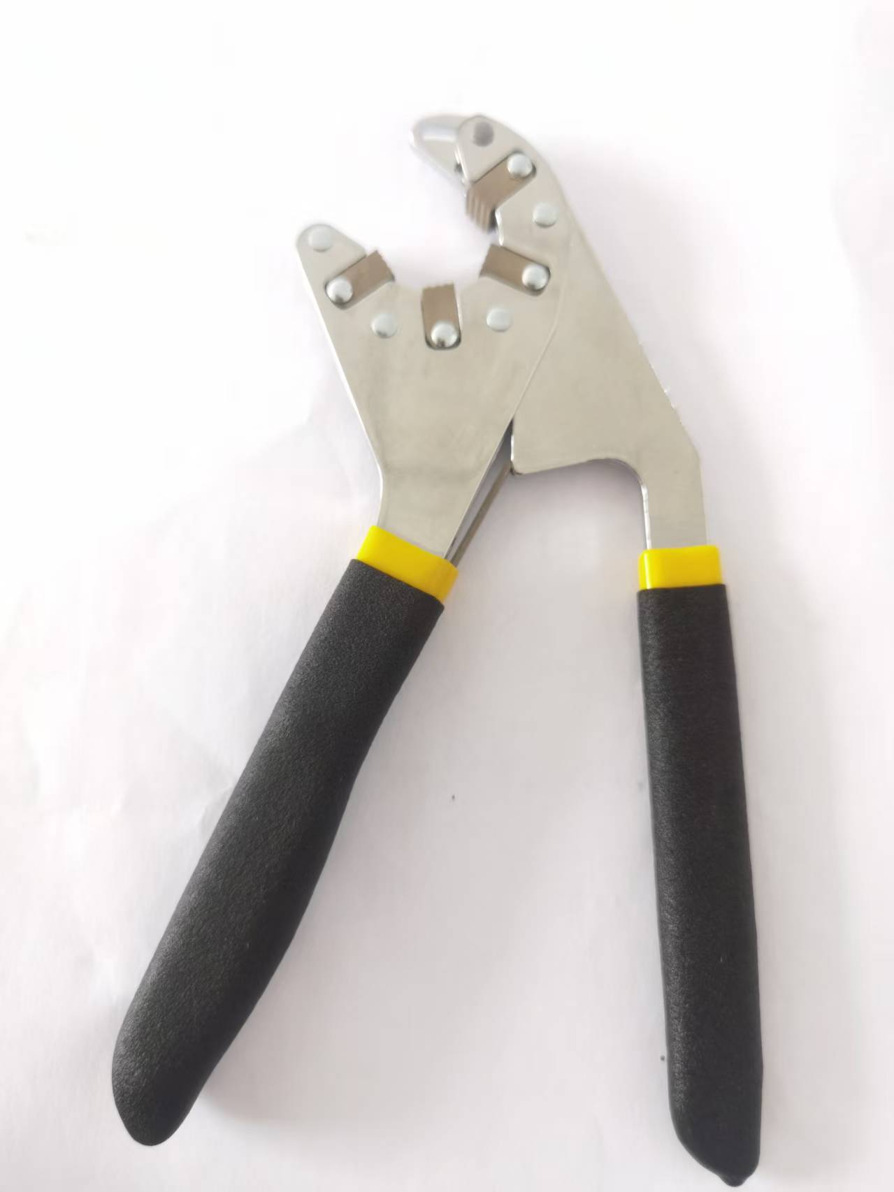A manually adjustable magic wrench with a ratchet hexagonal alloy steel industrial-grade multi-purpose external hexagon adjustable wrench undefined