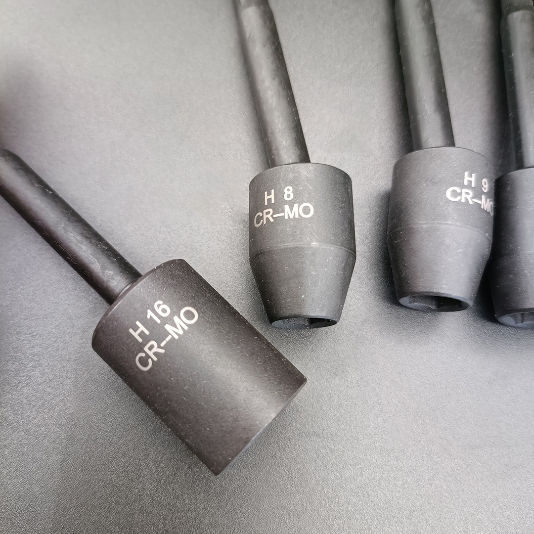 Photovoltaic installation tools, universal socket, electric wrench, universal turning head, universal adapter, 360 degrees, 13mm Application Scenario
