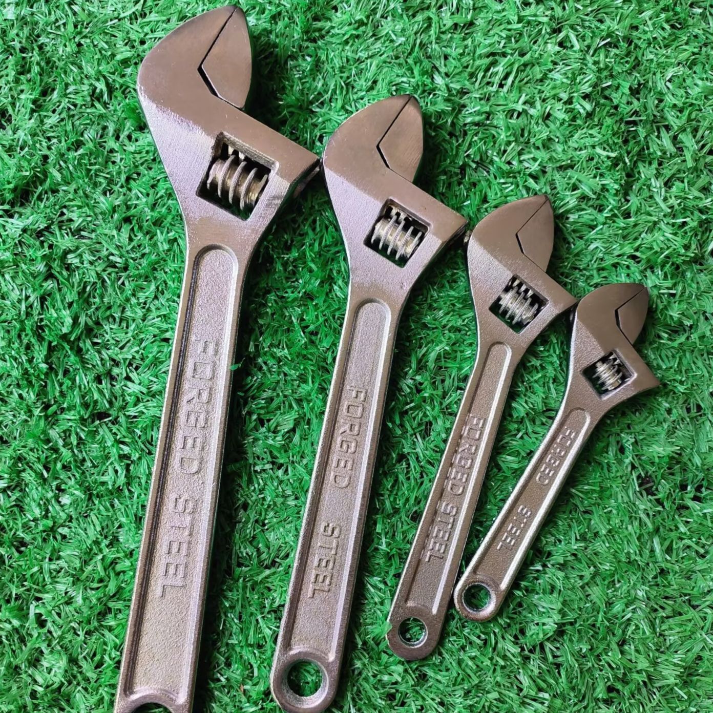The wrench manufacturer supplies cast movable wrenches, adjustable wrenches, adjustable wrenches, flexible wrenches and torque wrenches Application Scenario