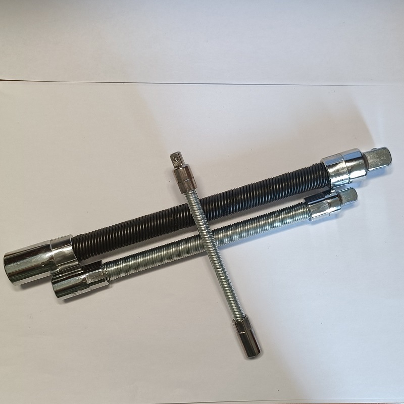 Electric wrench flexible connection rod sleeve universal flexible shaft joint elastic extension adapter special extension rod Application Scenario