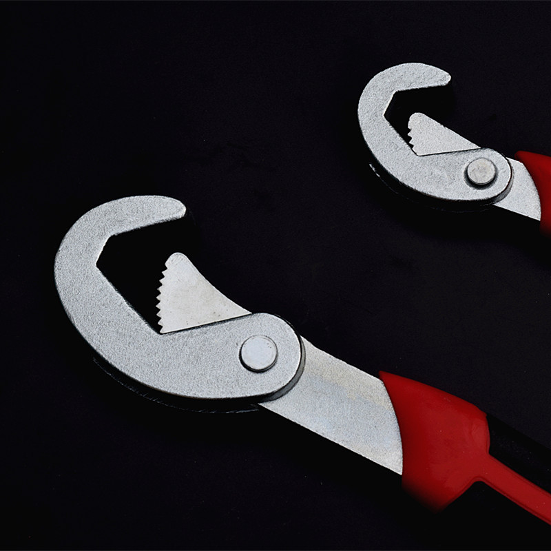 Factory direct supply of multi-functional universal wrenches, multi-functional wrenches, forged wrenches, and three-sided tooth wrenches details Picture