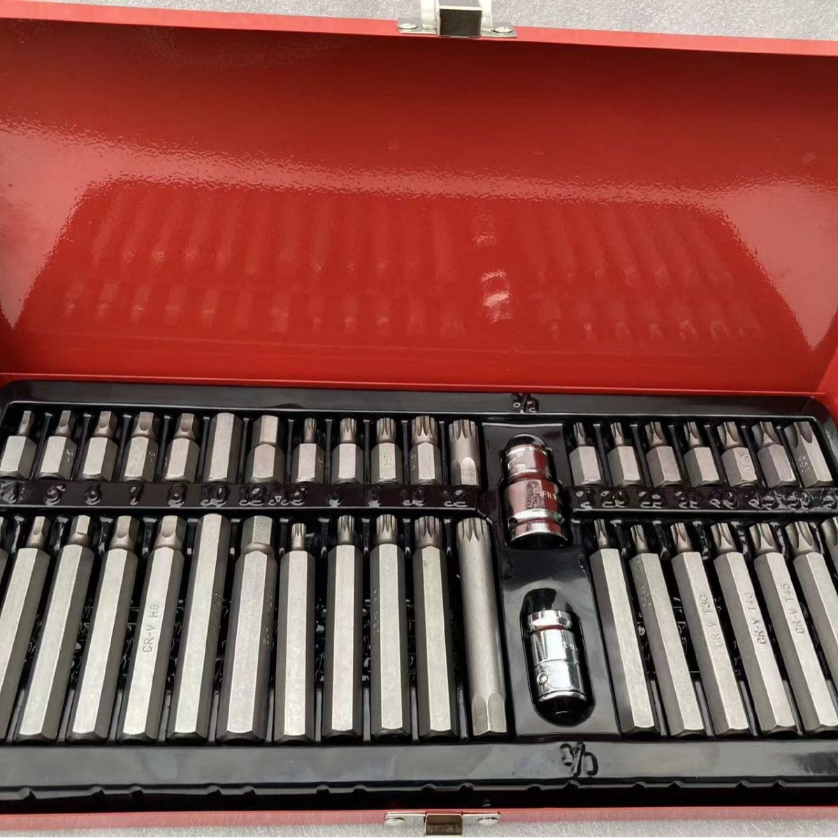 Factory iron box 40-piece set, star batch S2 and original color high-strength batch head source supply support consignment Application Scenario