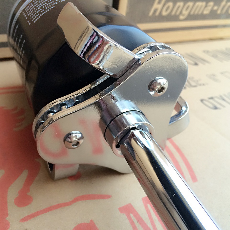 Adjustable car oil filter wrench in stock, three-prong filter element removal tool, filter wrench Application Scenario