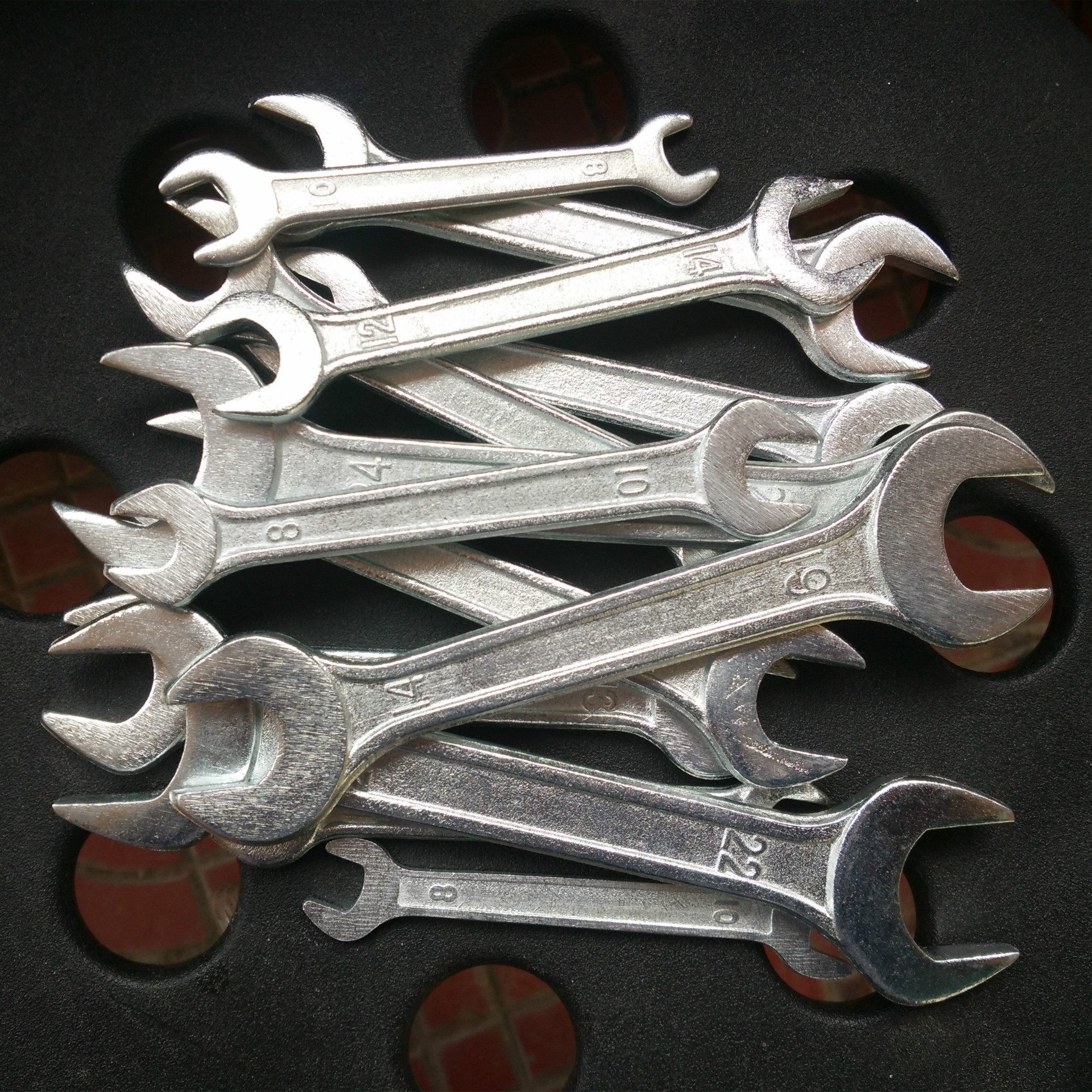 Wholesale small-sized hardware forging, high-strength and high-hardness manual double-opening wrench tools for automotive maintenance that come with vehicles Specification drawing