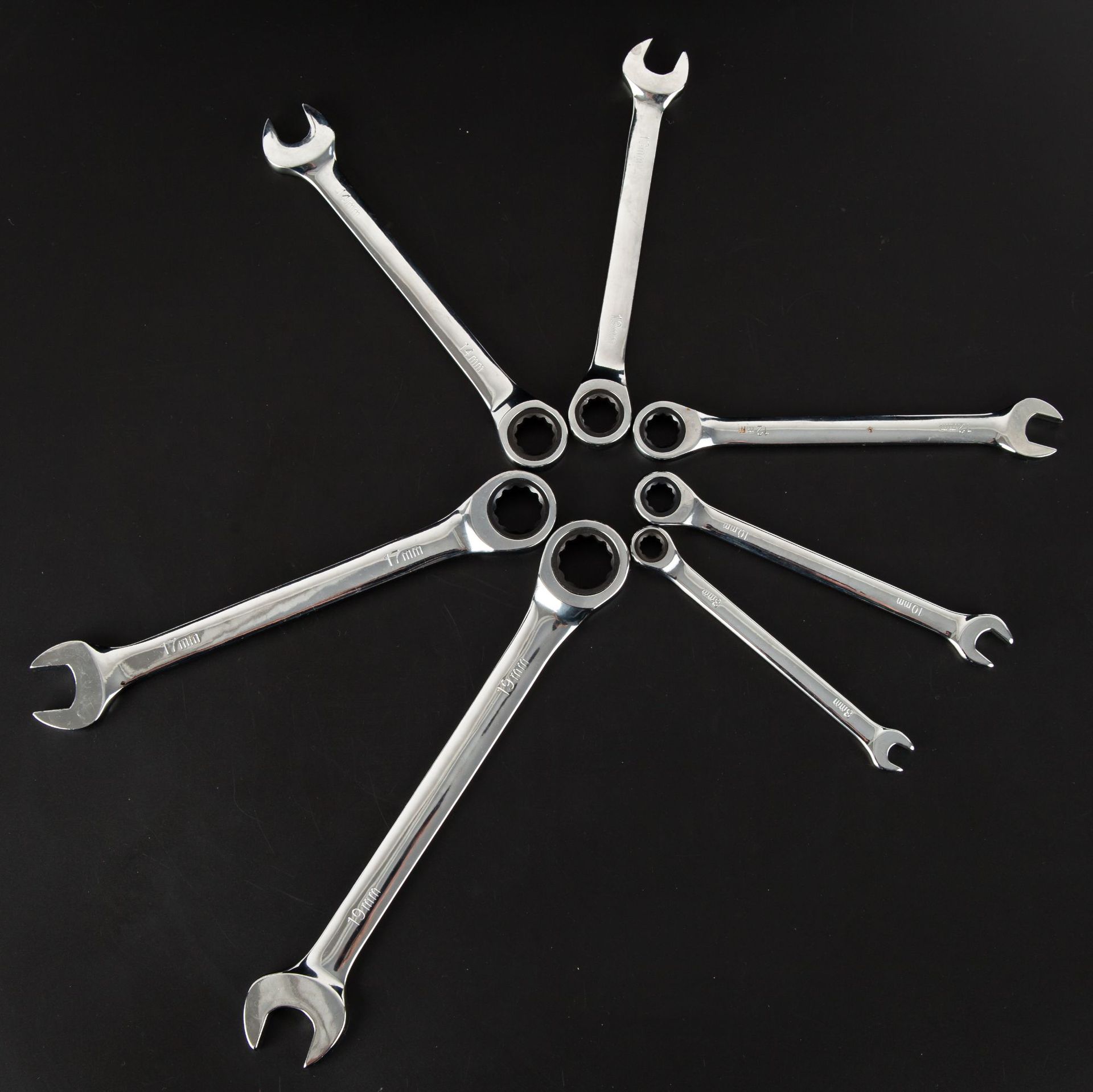 Factory wholesale seven-piece set of ratchet dual-purpose wrenches, ratchet wrench sets, auto repair and maintenance tools Application Scenario