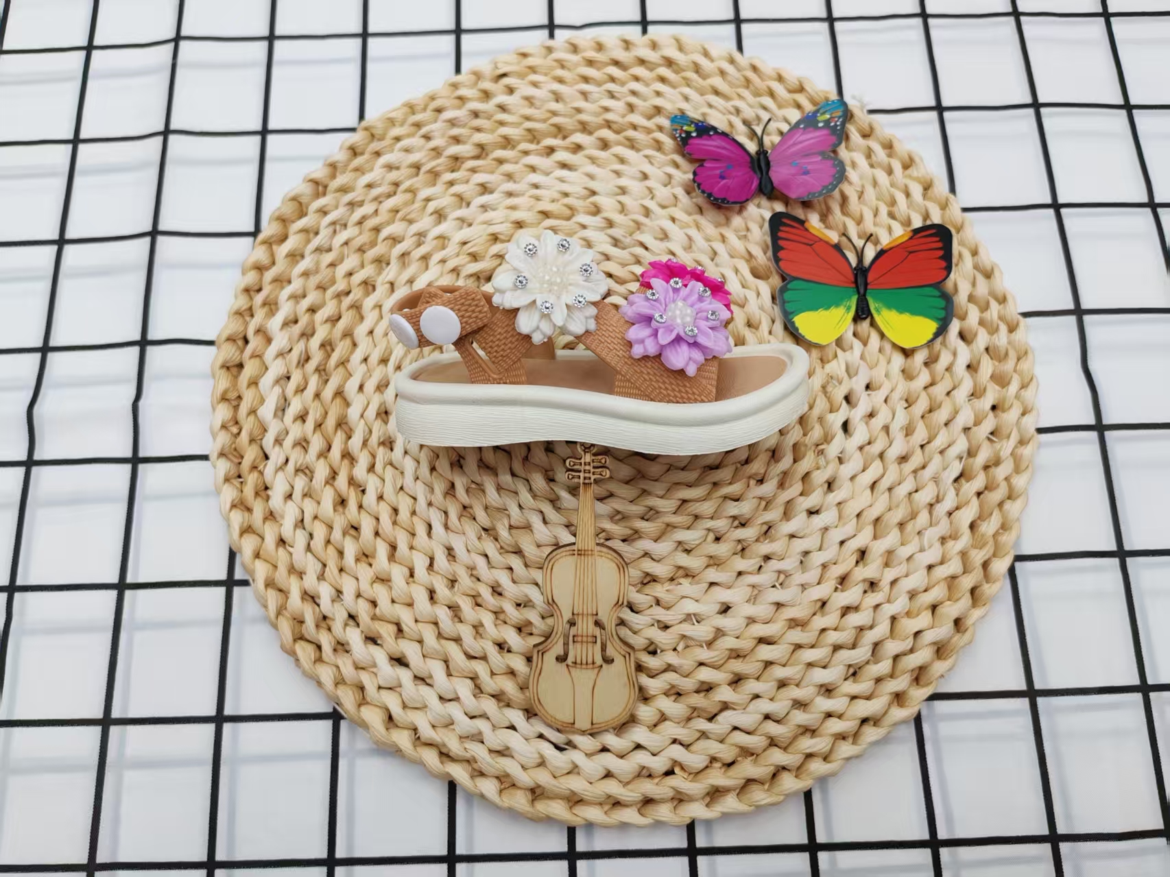 New flower-patterned, diamond-patterned summer anti-slip soft-soled children's fashionable and versatile sandals Specification drawing