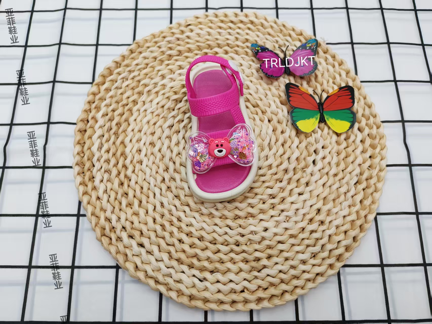 2025 New style girls' sandals with bow and cute bear soft soles full figure