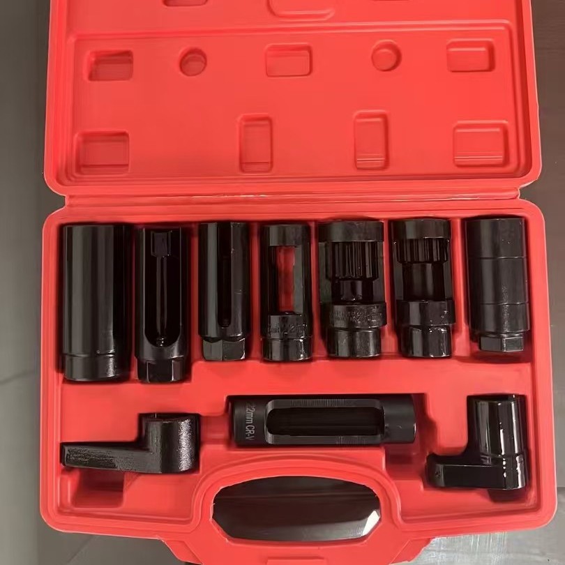 The manufacturer supplies oxygen sensor sets for all vehicle series, oxygen sensor sleeves, socket heads, disassembly and assembly, and automotive maintenance tools full figure