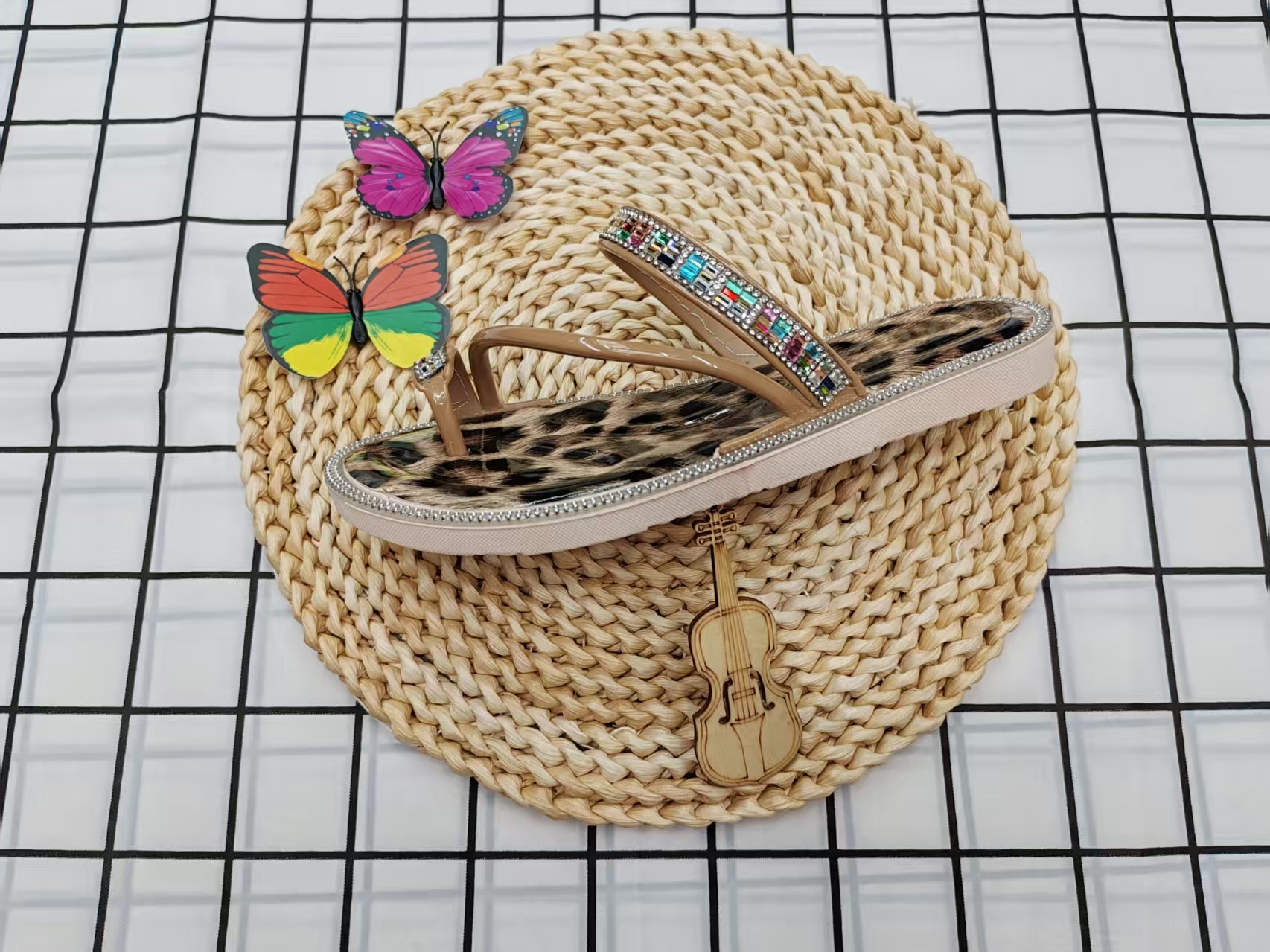 2025 new summer outerwear flat leopard print flip-flops with thin straps Specification drawing